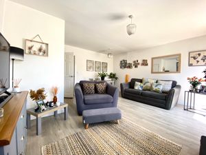 Lounge/Diner- click for photo gallery